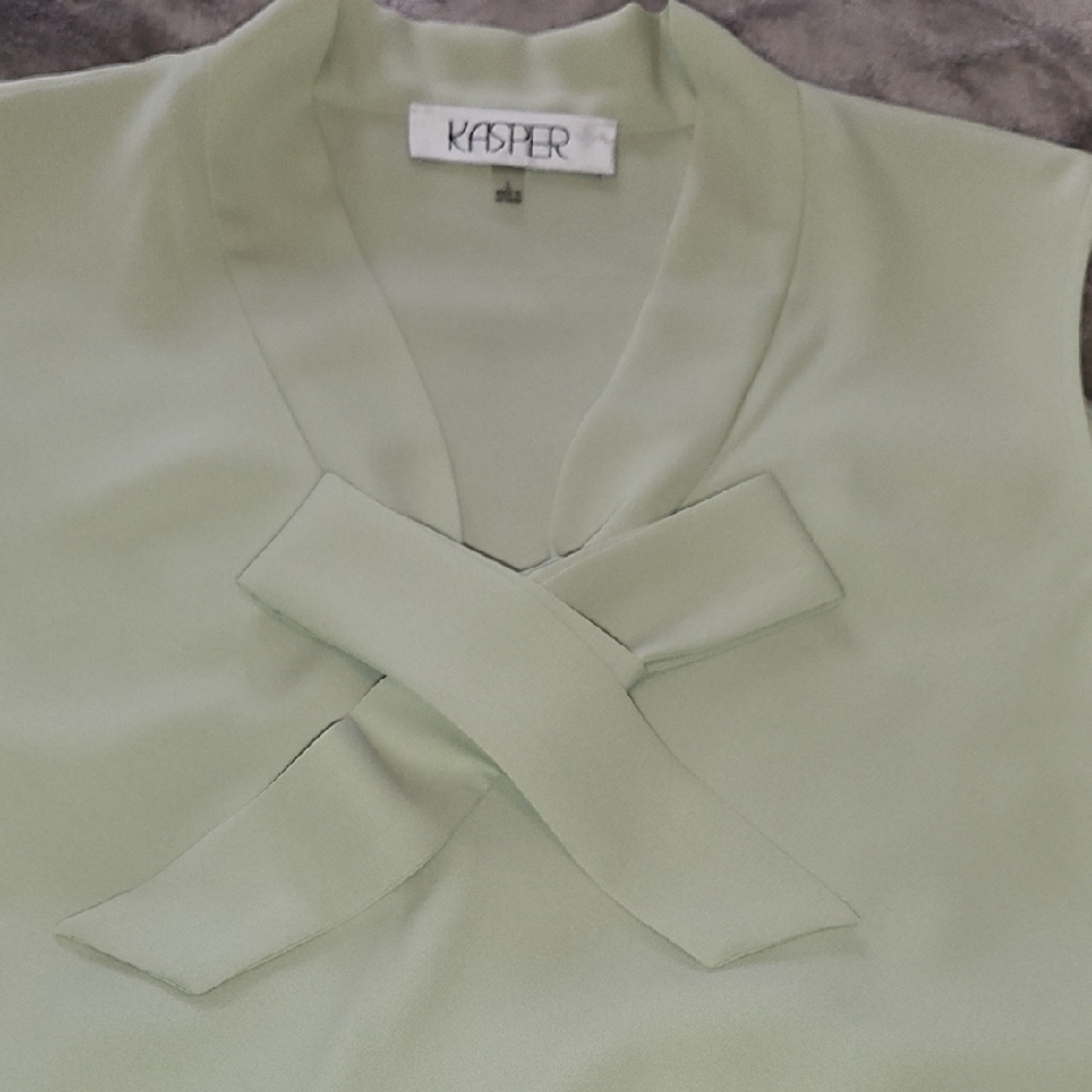 Kasper Green Tie Front Sleeveless Blouse - Picture 7 of 7